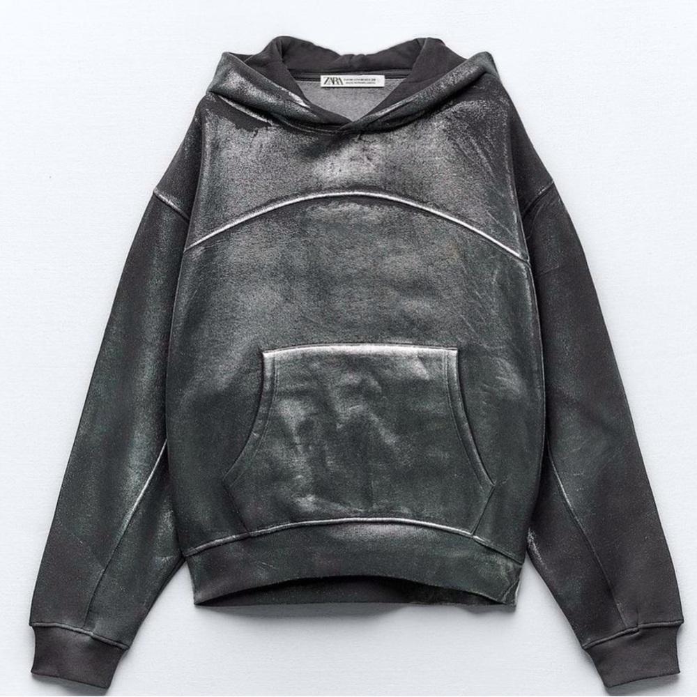 Oversize Shinny hoodie (foil) 
Size S
Brand Zara